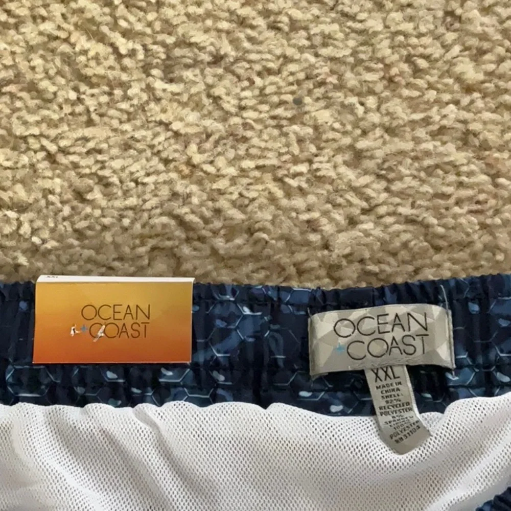 NWT swim trunks - Picture 3 of 7